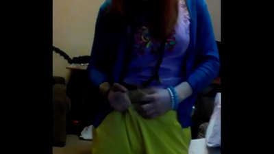 રેડહેડેડ લાઇટ ફેરી દ્વારા હસ્તમૈથુનનો વિડિયો બંધ કરો